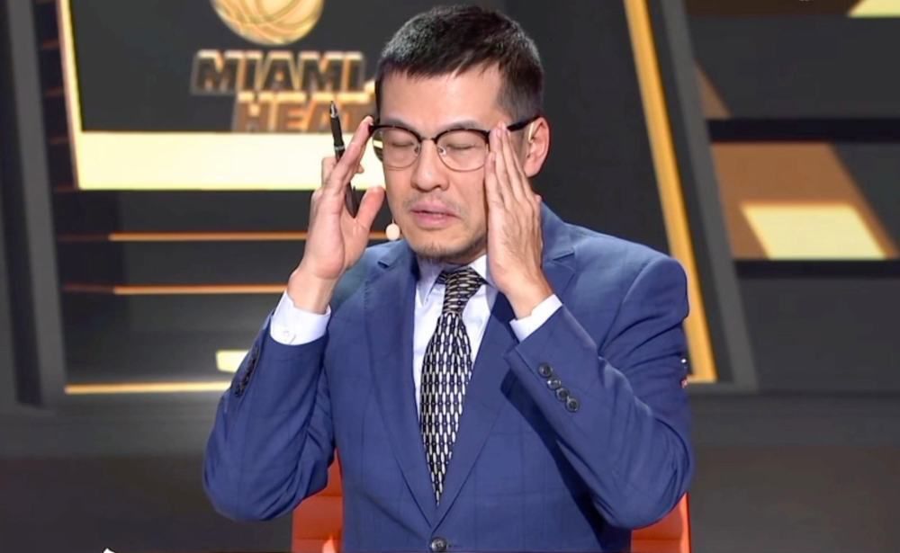皇马也希望签下一名边后卫，近期球队也和阿方索-戴维斯传出了绯闻。